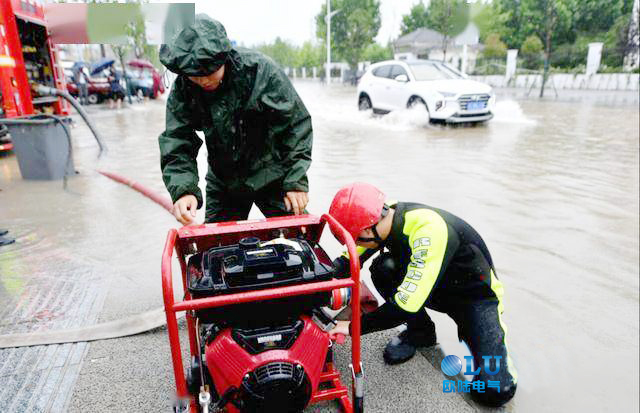 水泵变频器在抗洪排涝中作贡献.jpg